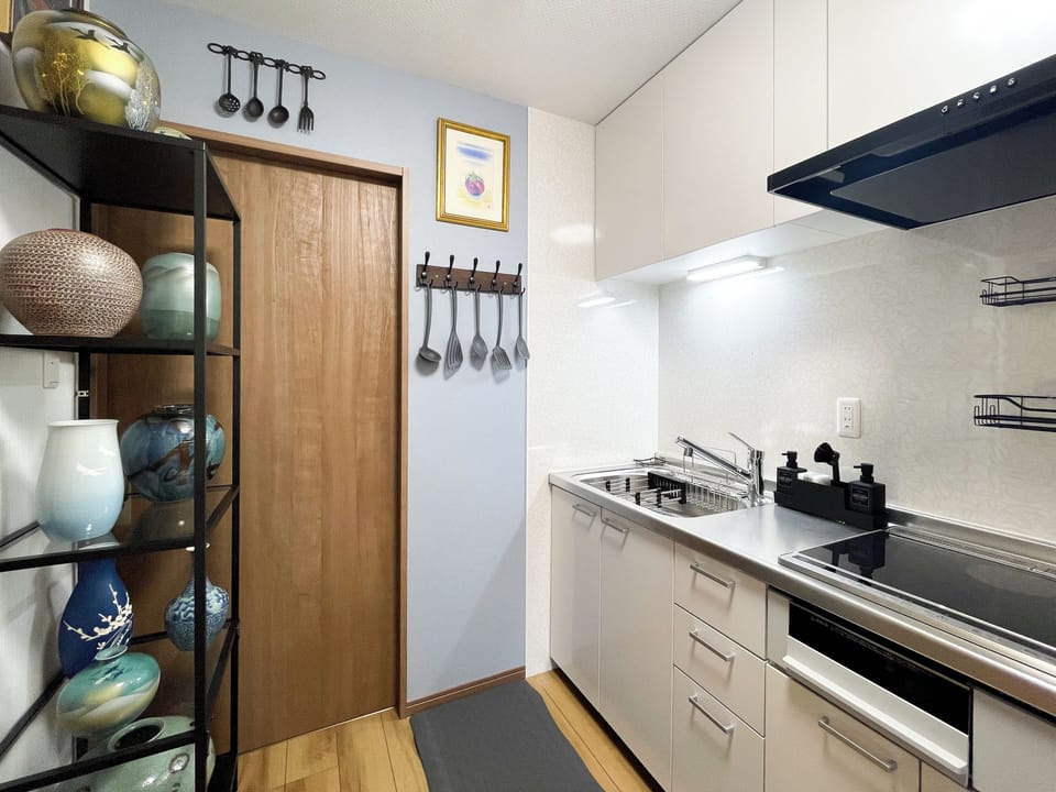 Electric kettle, toaster