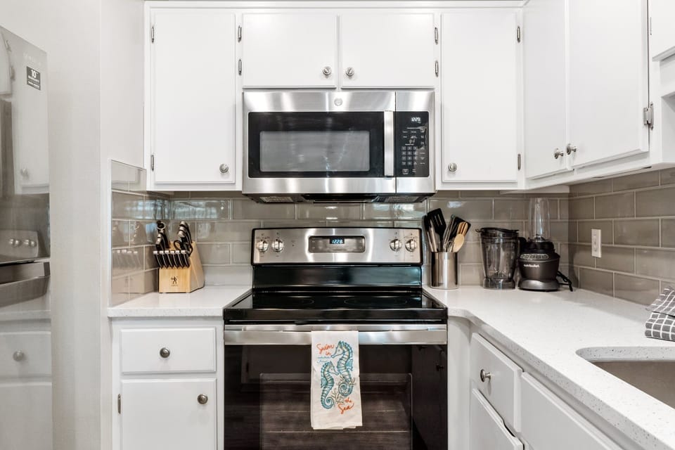 Beautiful stainless steel appliances, knifes, and more