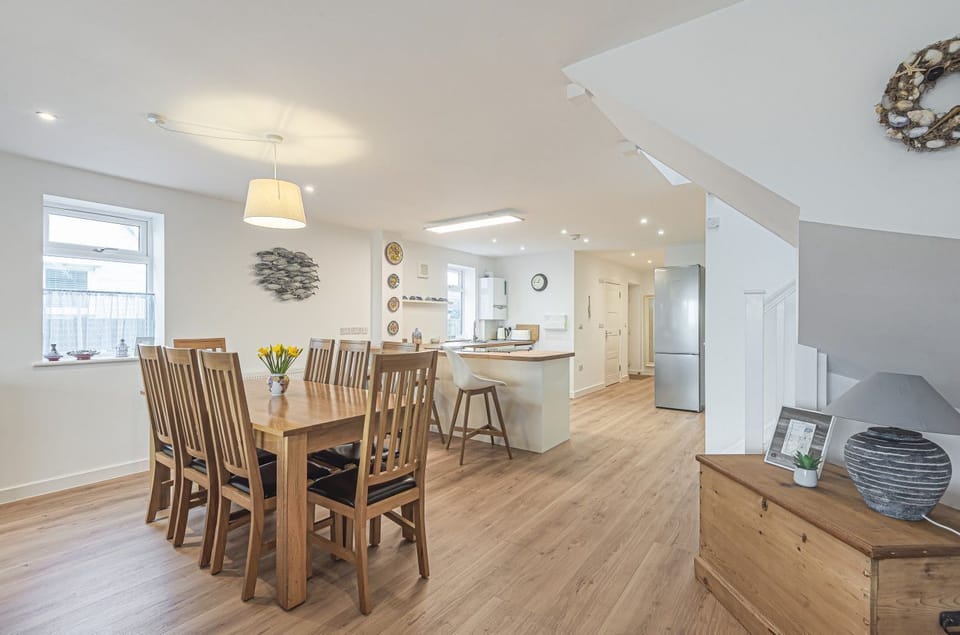 Spacious open plan kitchen / living / dining room
