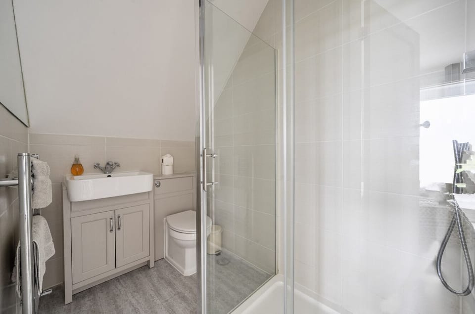 En-suite shower