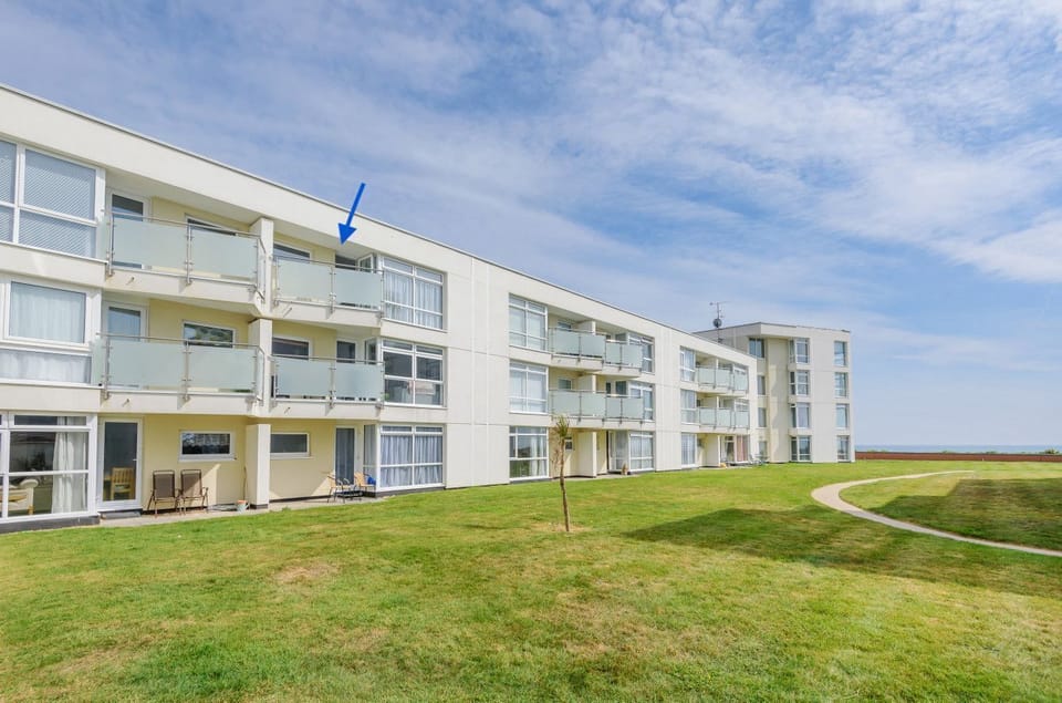 Sunny View apartment located near the beach in East Wittering