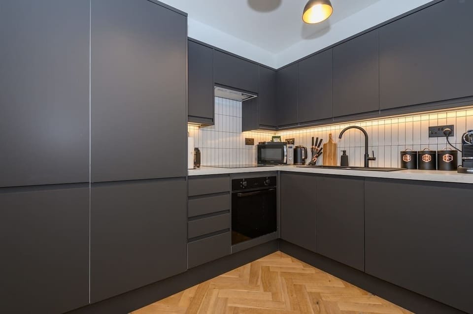 Bespoke Kitchen with fully fitted appliances with everything you need for your stay