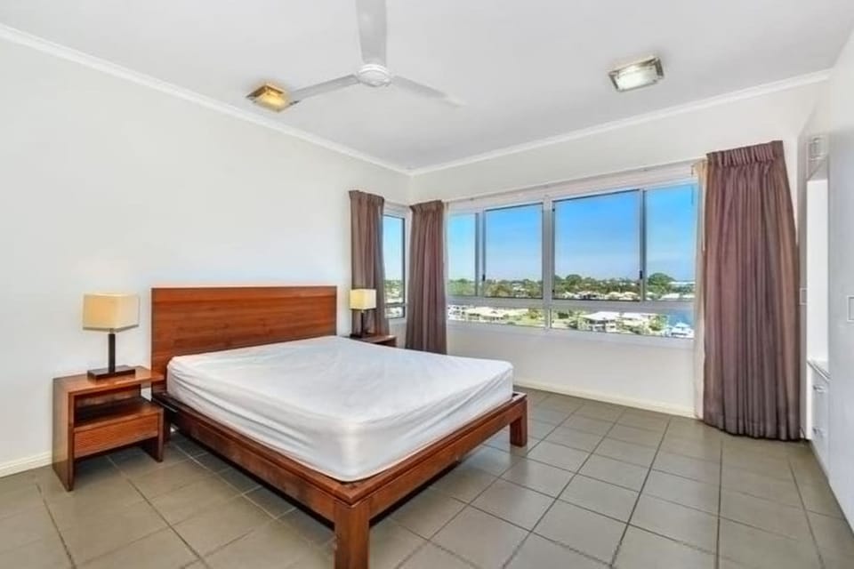 Zen Marina Rooftop Huge Balcony BBQ Sunsets Apartment in Darwin