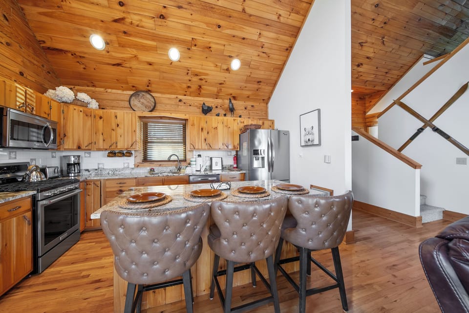 Additional Seating at the Kitchen Island