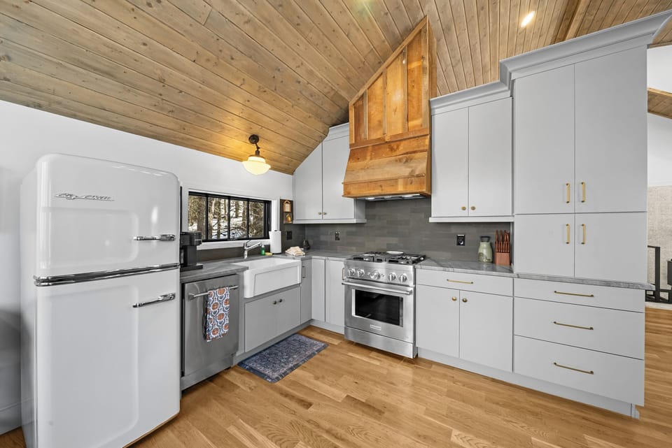 Vintage Style Fridge and Gas Stove/Oven