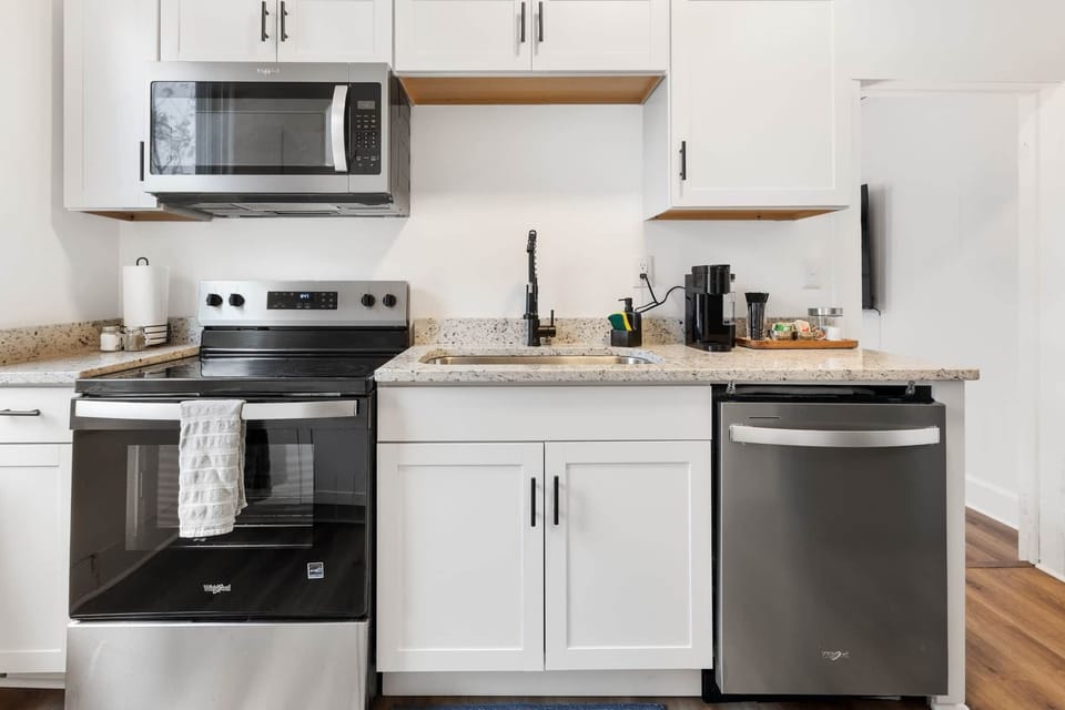 11 web or mls 011 2213Marshall St Columbia SC 29203 GustavoBueno Edit Done