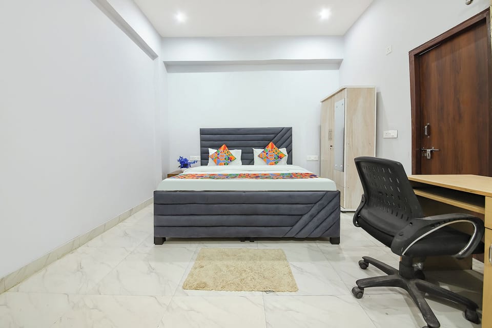 Egyptian cotton sheets, premium bedding, in-room safe, free WiFi