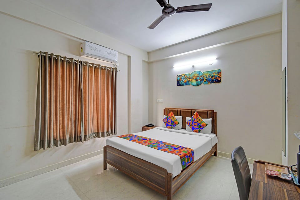 Egyptian cotton sheets, premium bedding, in-room safe, free WiFi