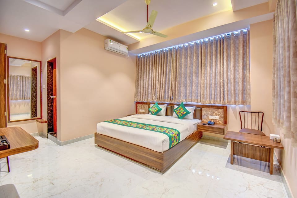 Egyptian cotton sheets, premium bedding, in-room safe, free WiFi
