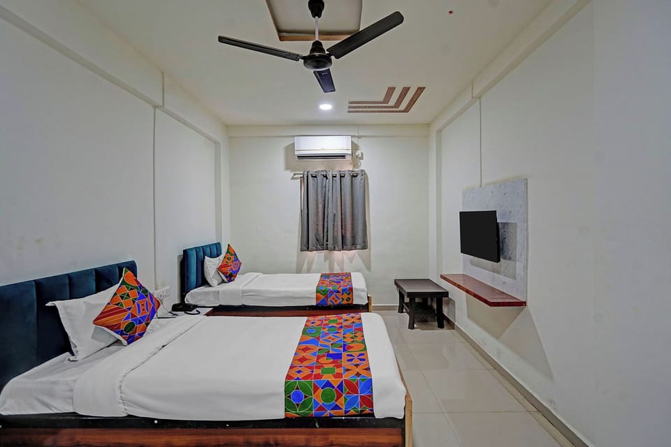Egyptian cotton sheets, premium bedding, in-room safe, free WiFi