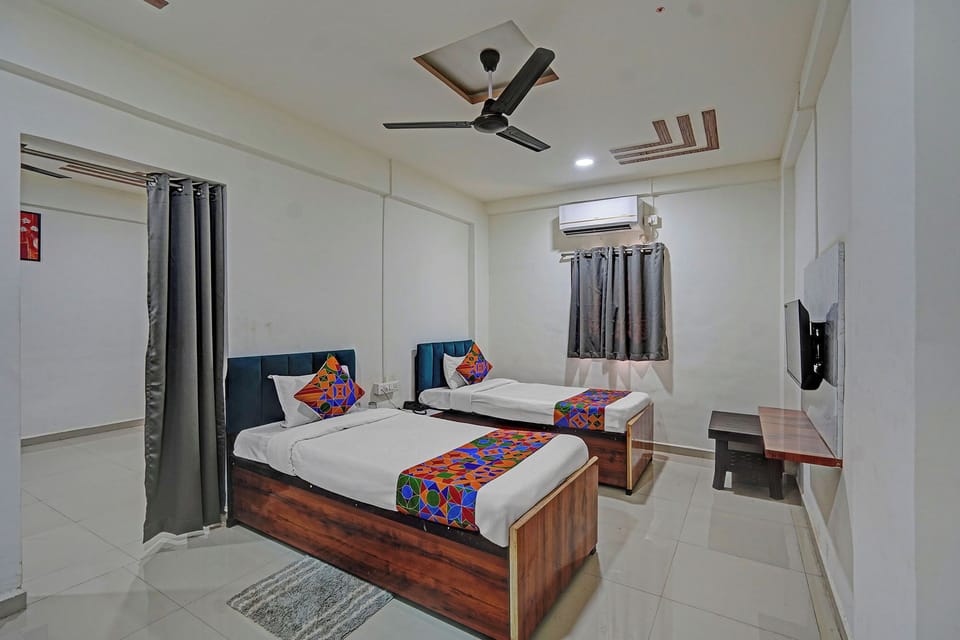Egyptian cotton sheets, premium bedding, in-room safe, free WiFi