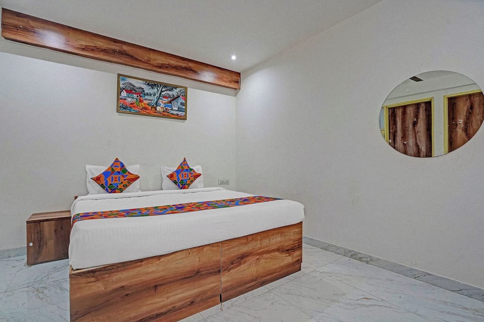 Egyptian cotton sheets, premium bedding, in-room safe, free WiFi