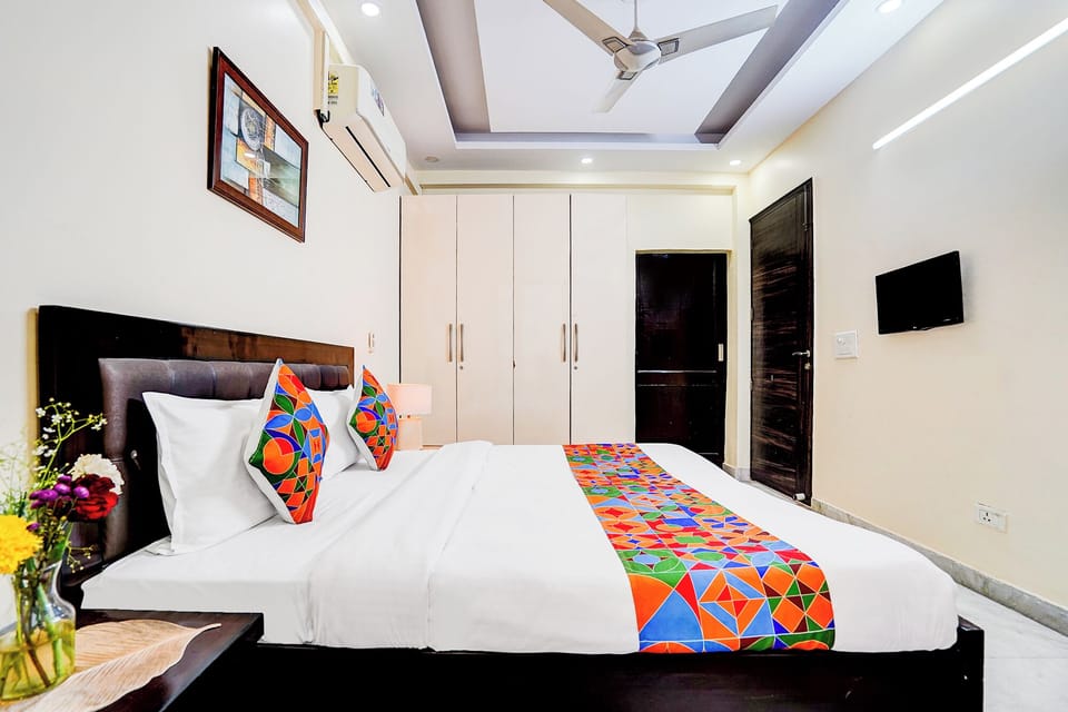 Egyptian cotton sheets, premium bedding, in-room safe, free WiFi