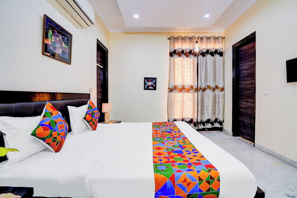 Egyptian cotton sheets, premium bedding, in-room safe, free WiFi