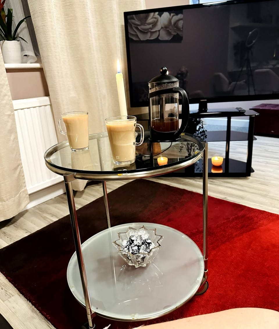 Apartment, 1 Bedroom, Balcony, Garden View | Food and drink
