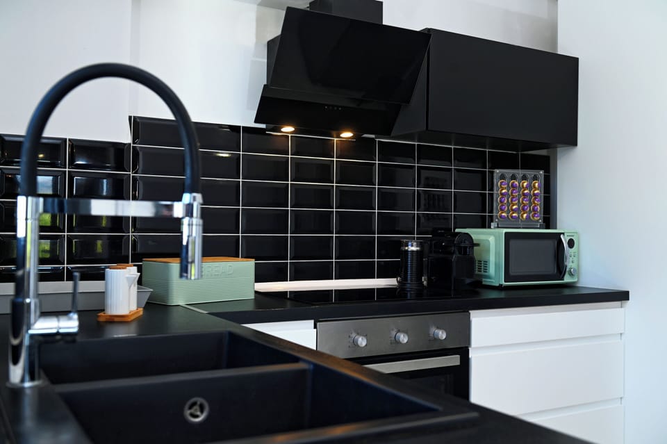 House, Garden View | Private kitchen | Full-size fridge, microwave, oven, stovetop