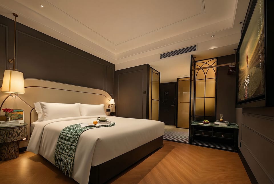 Comfort Double Room, City View | Individually decorated, blackout drapes, soundproofing