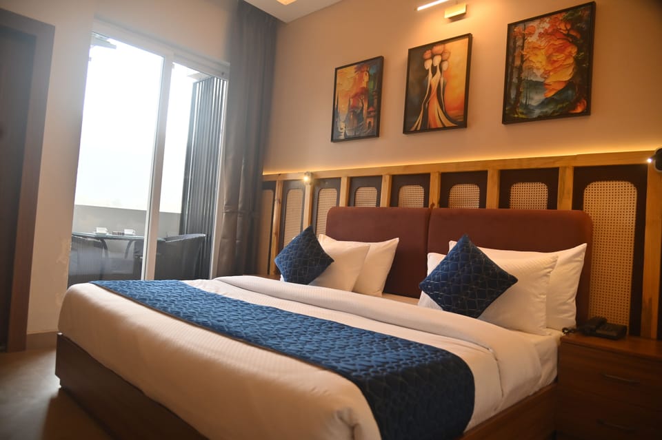 Deluxe Double Room, Balcony, Mountain View | Egyptian cotton sheets, premium bedding, memory foam beds, desk