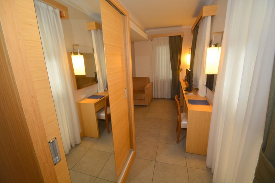 Standard Double or Twin Room, 1 Double or 2 Twin Beds | Minibar, in-room safe, desk, laptop workspace