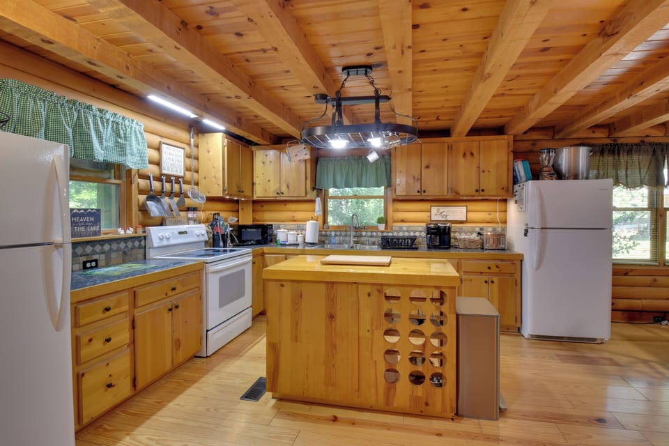 House (4 Bedrooms) | Interior