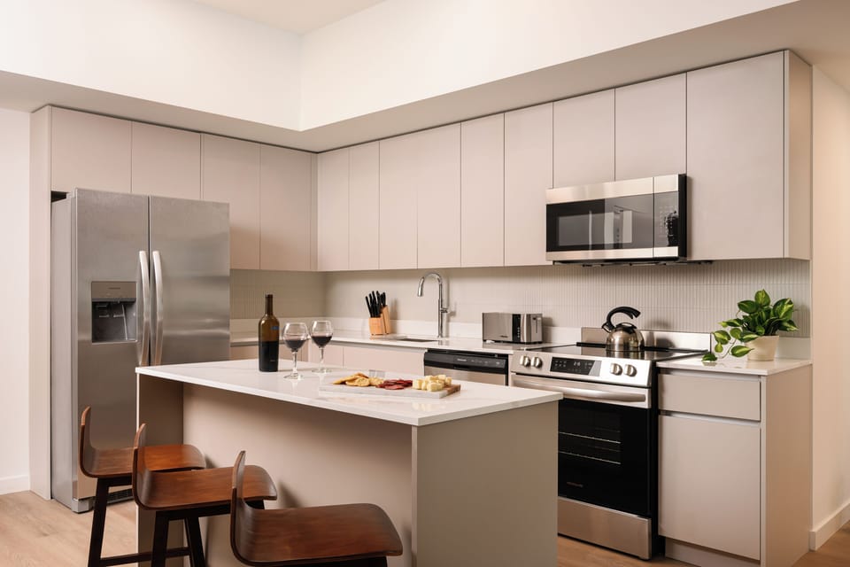 Fully equipped kitchen.