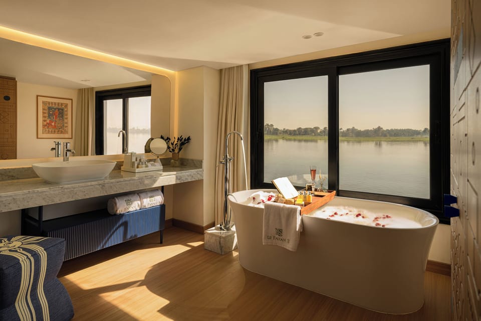 Le Fayan Suite | Bathroom | Separate tub and shower, hair dryer, slippers, towels