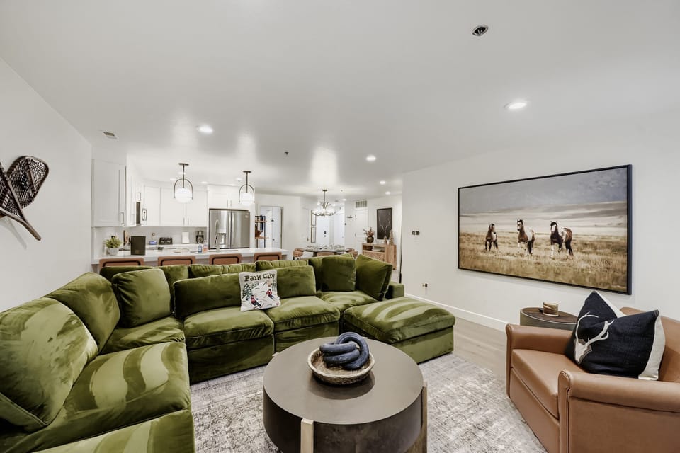 Condo, 2 Bedrooms | Living area