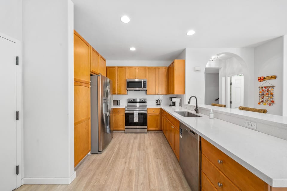Condo, 3 Bedrooms | Private kitchen | Coffee/tea maker, fridge, oven, toaster