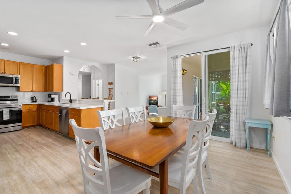 Condo, 3 Bedrooms | Private kitchen | Coffee/tea maker, fridge, oven, toaster