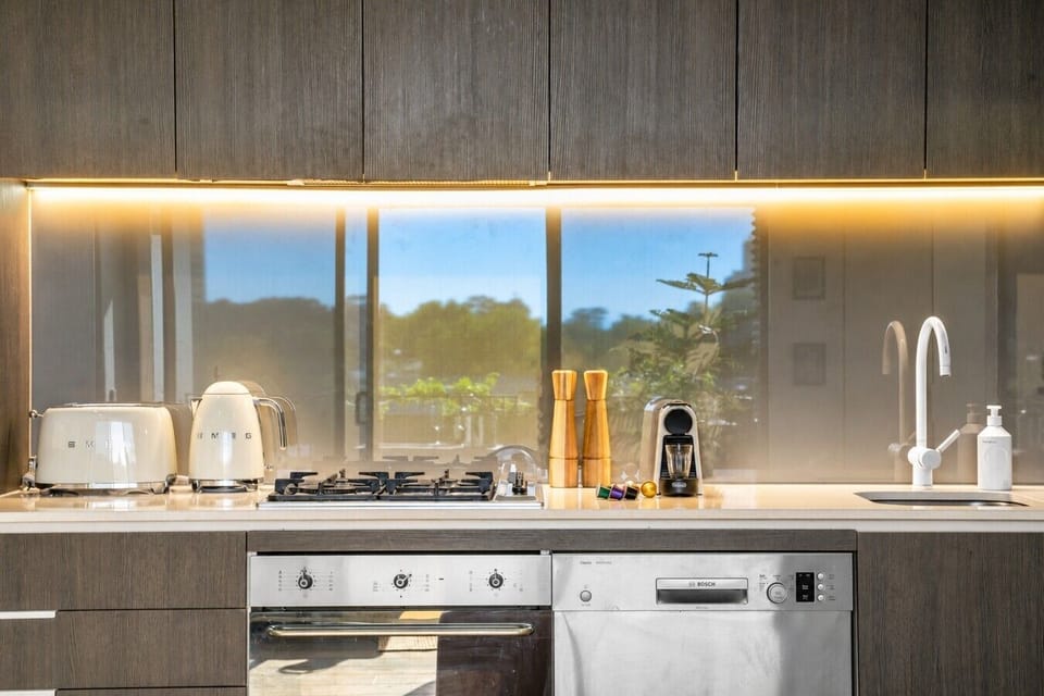 Fully quipped kitchen with high quality Smeg appliances.