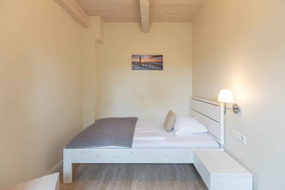 House | 3 bedrooms, individually furnished, iron/ironing board