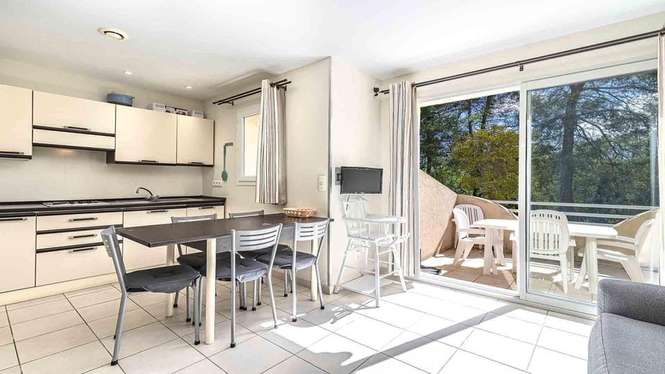 Apartment | Dining