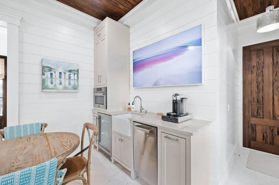 Wet bar
