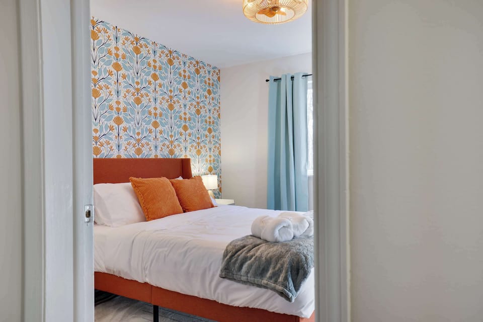 Sink into the queen bed with soft, plush pillows, we provide the sheets and towels for your stay.