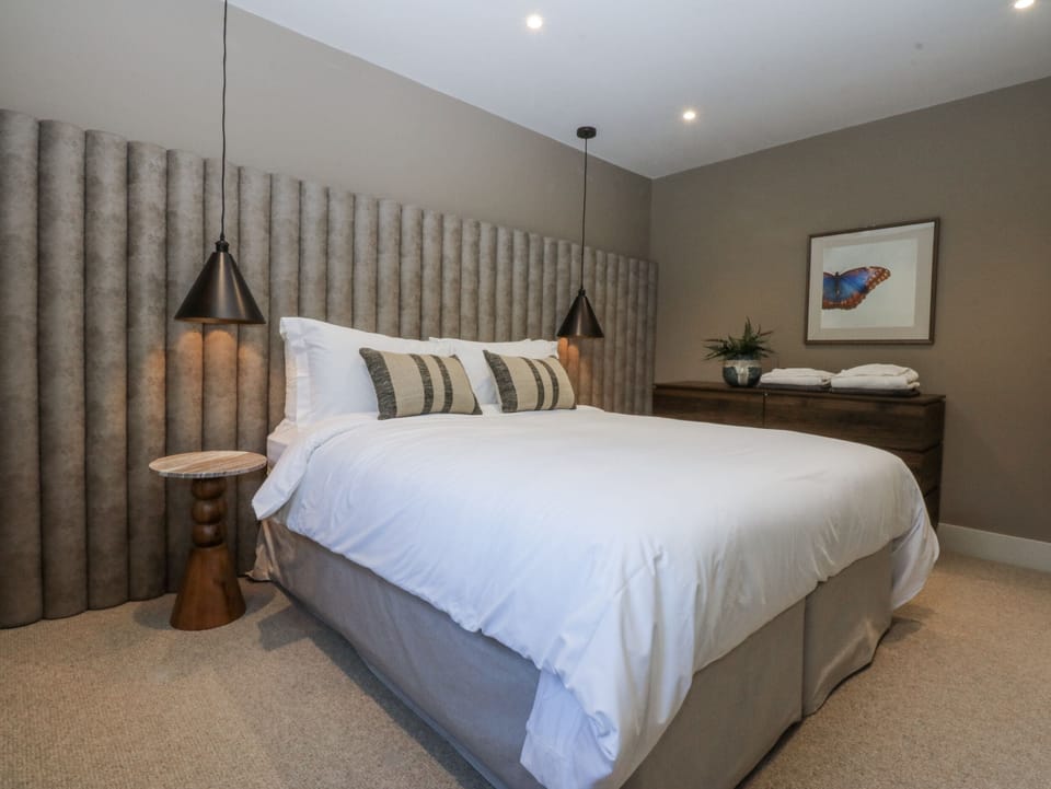 3 bedrooms, individually decorated, individually furnished, free WiFi