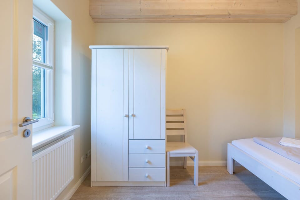 House | 3 bedrooms, individually furnished, iron/ironing board