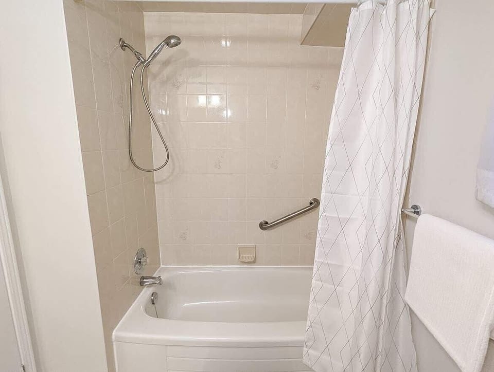 Bathtub