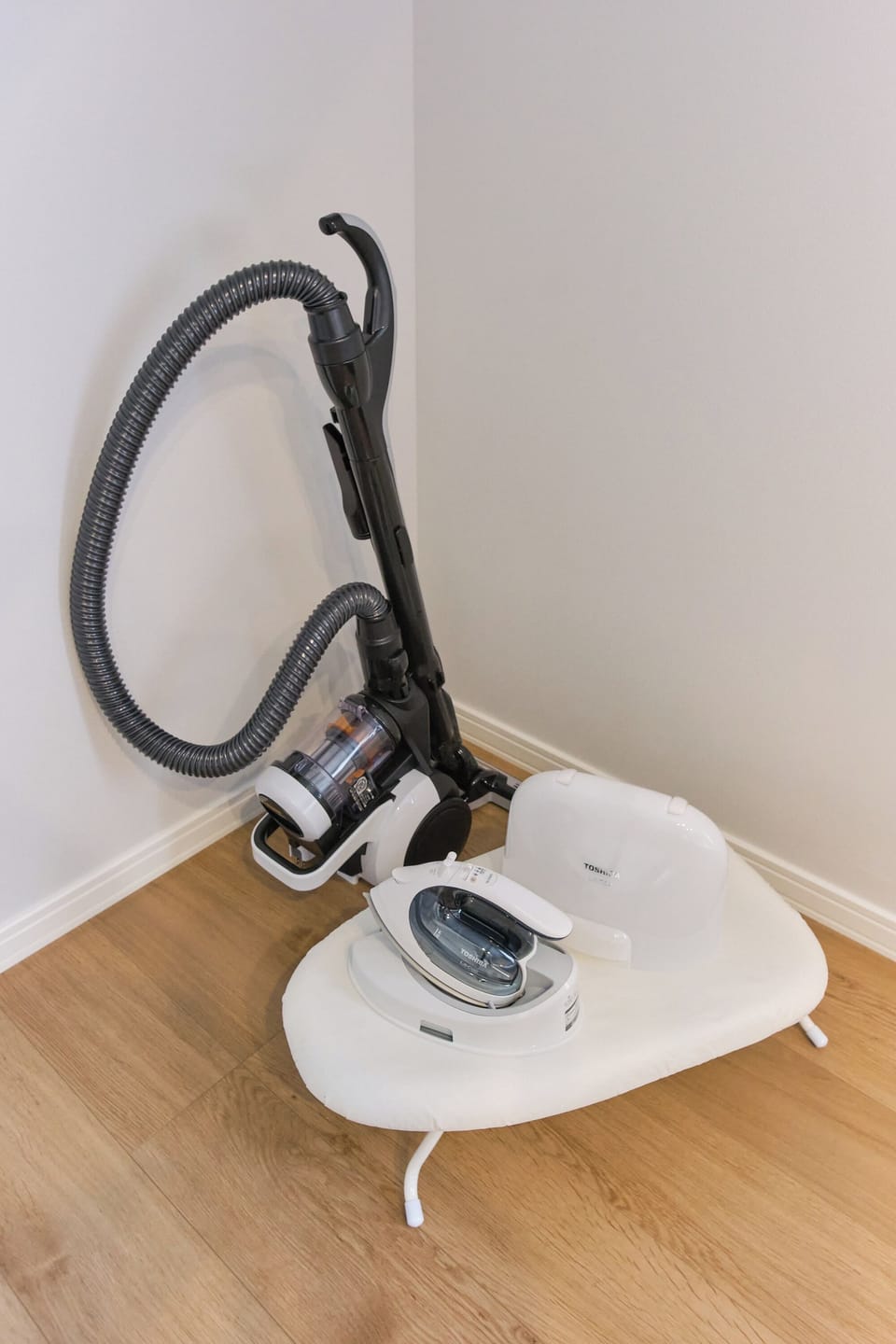Iron/ironing board
