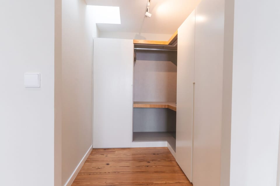 House | 3 bedrooms, desk