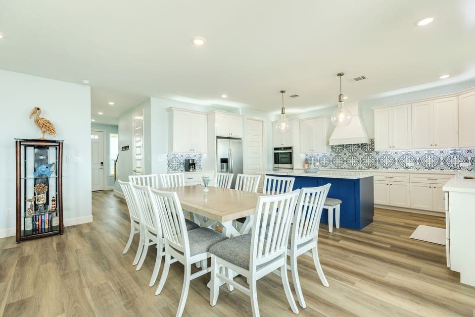 Sit up to 10 at the spacious dining table