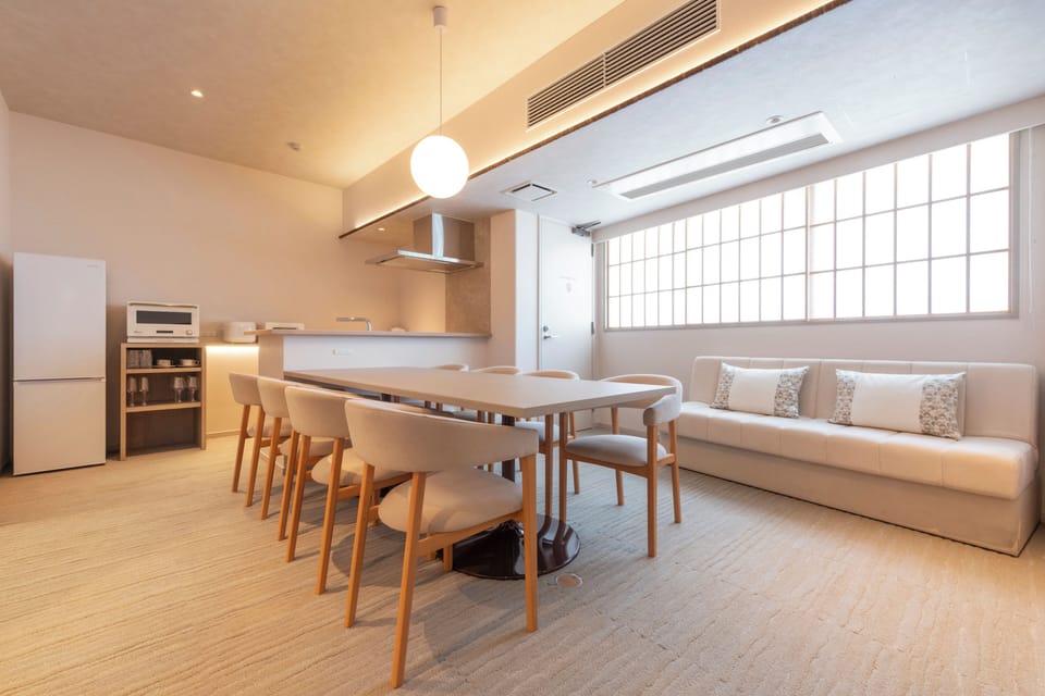 Deluxe Condo | In-room safe, laptop workspace, iron/ironing board, WiFi (free)