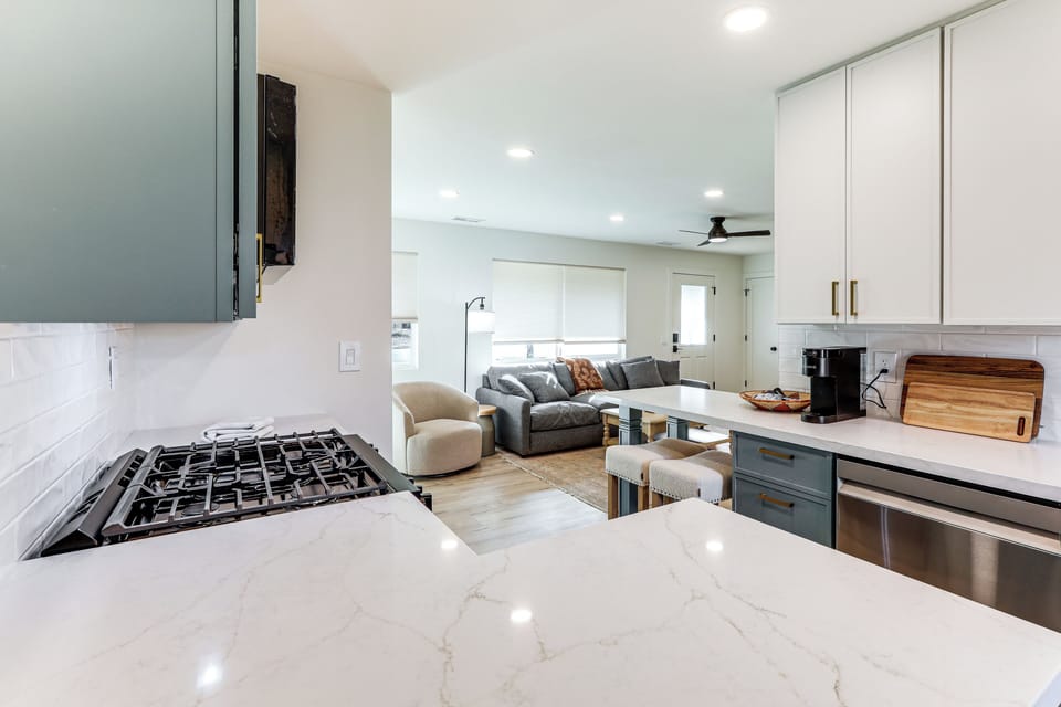 Kitchen | Drip Coffee Maker & Keurig