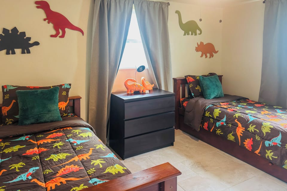 Bedroom 3 | 2 Twin Beds