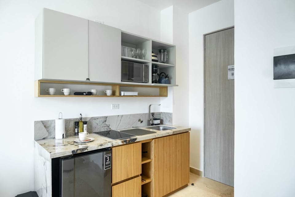 Practical and welcoming kitchen