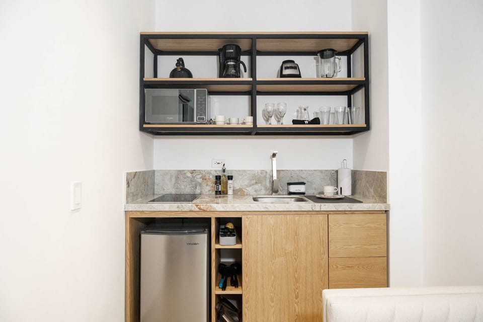 Modern and fully equipped kitchen
