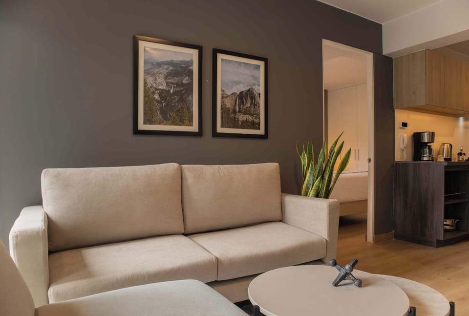 Spacious living room