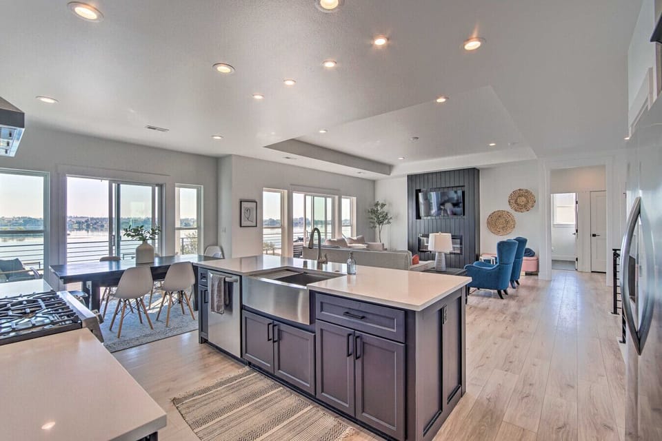 Kitchen View | Open Flow | Lakefront Light | Modern Finishes