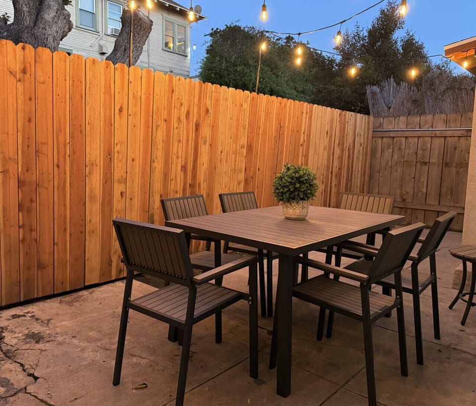 Outdoor dining