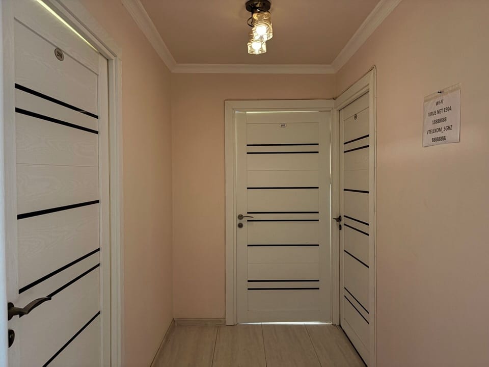Classic Double Room | Bathroom | Free toiletries, hair dryer, slippers, bidet
