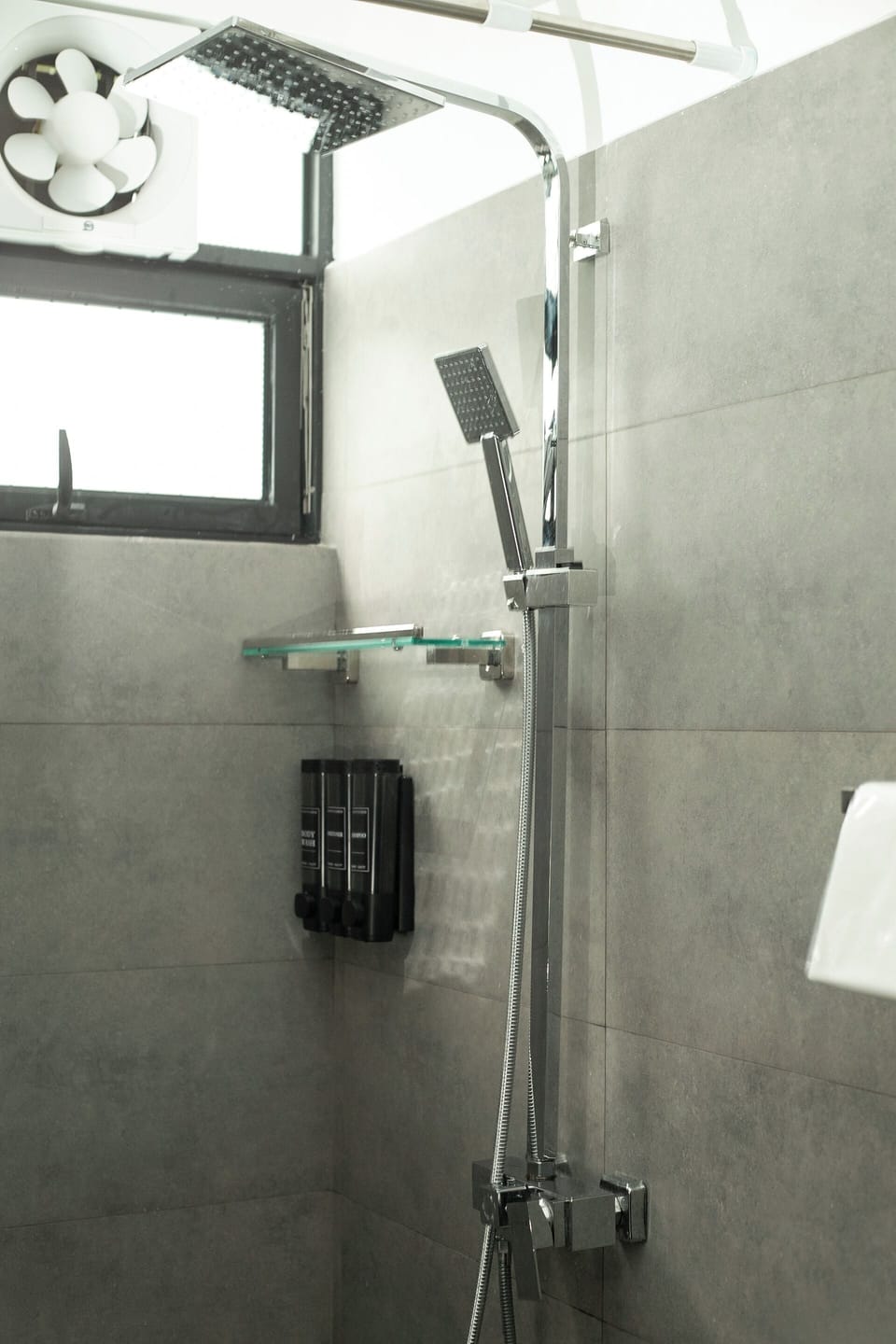 Deluxe Double Room, 1 King Bed, Balcony, Courtyard View | Desk, laptop workspace, soundproofing, iron/ironing board